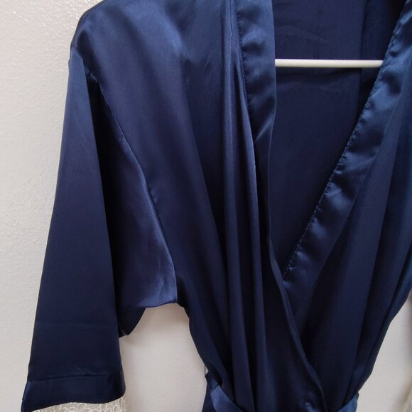 💙 Silky Navy Blue Robe with Lace Accents – Size Small - Picture 3 of 16
